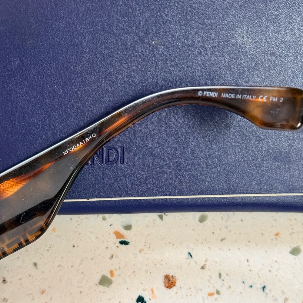Fendi Tortoise Shell Sunglasses with COA - Picture 5 of 9